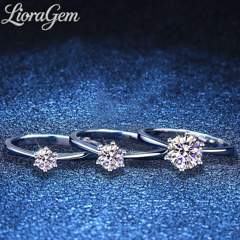 LioraGem Six-Pronged Band Ring with 0.3-0.5-1-2 Carat Moissanite, Classic Wedding Ring Platinum PT950 Stamp Jewelry Gifts
LioraGem Six-Pronged Band Ring with 0.3-0.5-1-2 Carat Moissanite, Classic Wedding Ring Platinum PT950 Stamp Jewelry Gifts