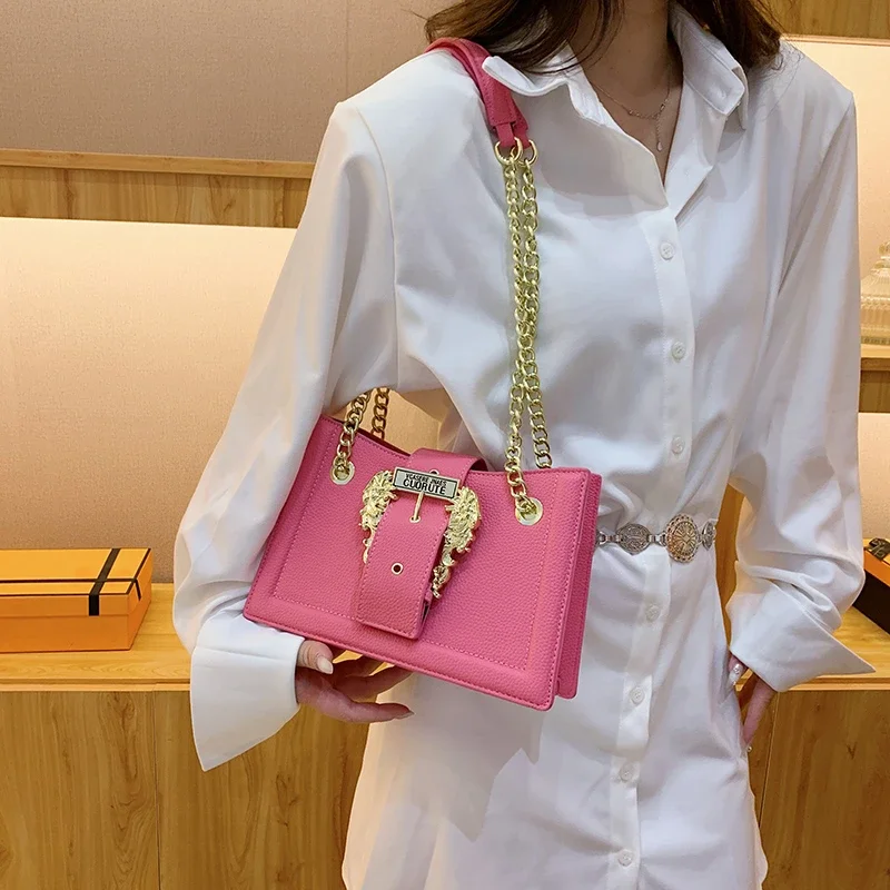 Elegant Retro Designer Diaper Bag: Luxury Crossbody Handbag For Women With Unique Style And Large Capacity Messenger Tote
Elegant Retro Designer Diaper Bag: Luxury Crossbody Handbag For Women With Unique Style And Large Capacity Messenger Tote