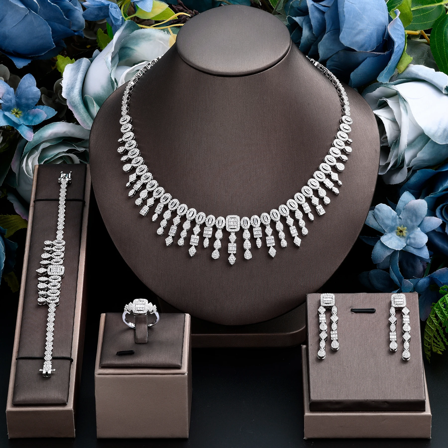 2024 New Saudi Arabia Bride Wedding Party Bridal Jewelry Set Accessoires Cubic Zirconia 4 Pieces Set Jewellery for Women
2024 New Saudi Arabia Bride Wedding Party Bridal Jewelry Set Accessoires Cubic Zirconia 4 Pieces Set Jewellery for Women