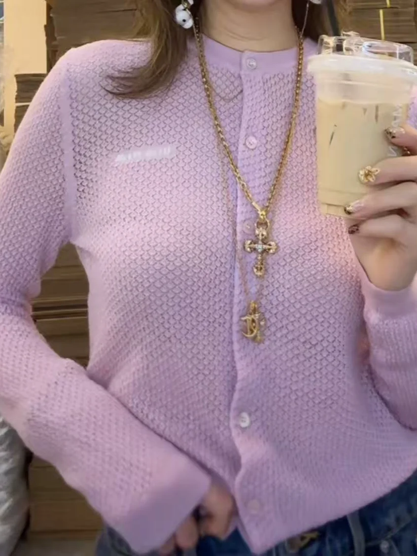 Универсальный женский вязаный кардиган с круглым вырезом и длинными рукавами, осенняя коллекция 2025 года, новинка
Универсальный женский вязаный кардиган с круглым вырезом и длинными рукавами, осенняя коллекция 2025 года, новинка