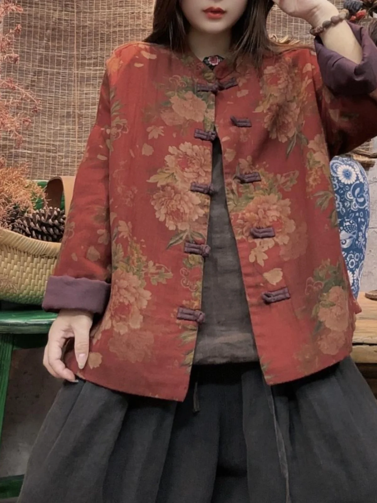 Женский теплый модный удлиненный пальто-жакет в корейском стиле, свободного кроя, с этническими ретро-пуговицами, из хлопка
Женский теплый модный удлиненный пальто-жакет в корейском стиле, свободного кроя, с этническими ретро-пуговицами, из хлопка