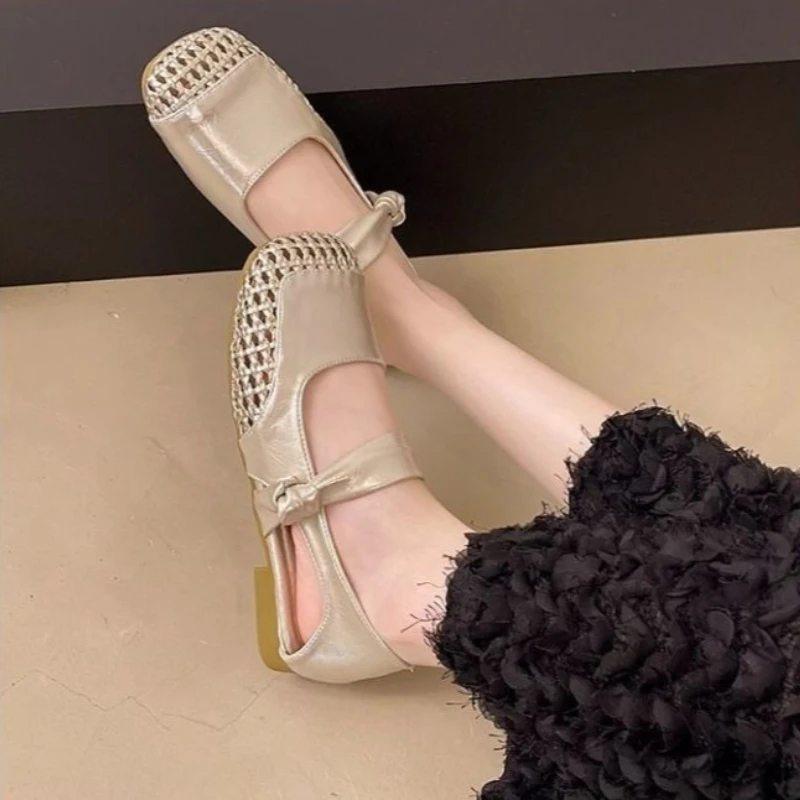 Fashionable Fairy Inspired Women's Soft Flat Roman Sandals with Hollow Design Summer 2026 Casual Simple French Mary Jane Shoes
Fashionable Fairy Inspired Women's Soft Flat Roman Sandals with Hollow Design Summer 2026 Casual Simple French Mary Jane Shoes