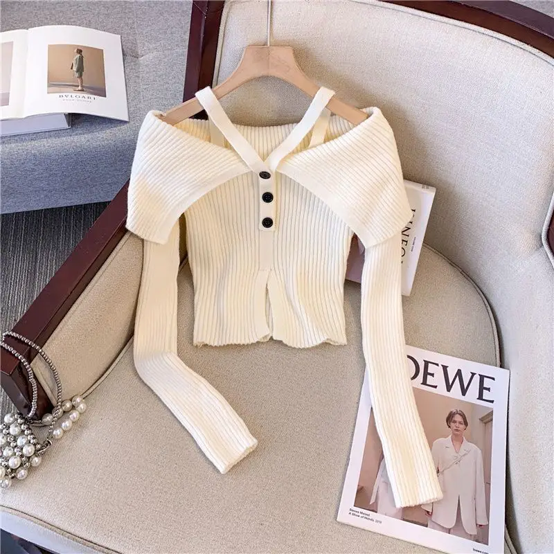 Sexy Slash Neck Long-sleeved Knitted Sweater Pullover Women's 2024 Autumn New Show Shoulder Short Slim-fit Versatile Top
Sexy Slash Neck Long-sleeved Knitted Sweater Pullover Women's 2024 Autumn New Show Shoulder Short Slim-fit Versatile Top