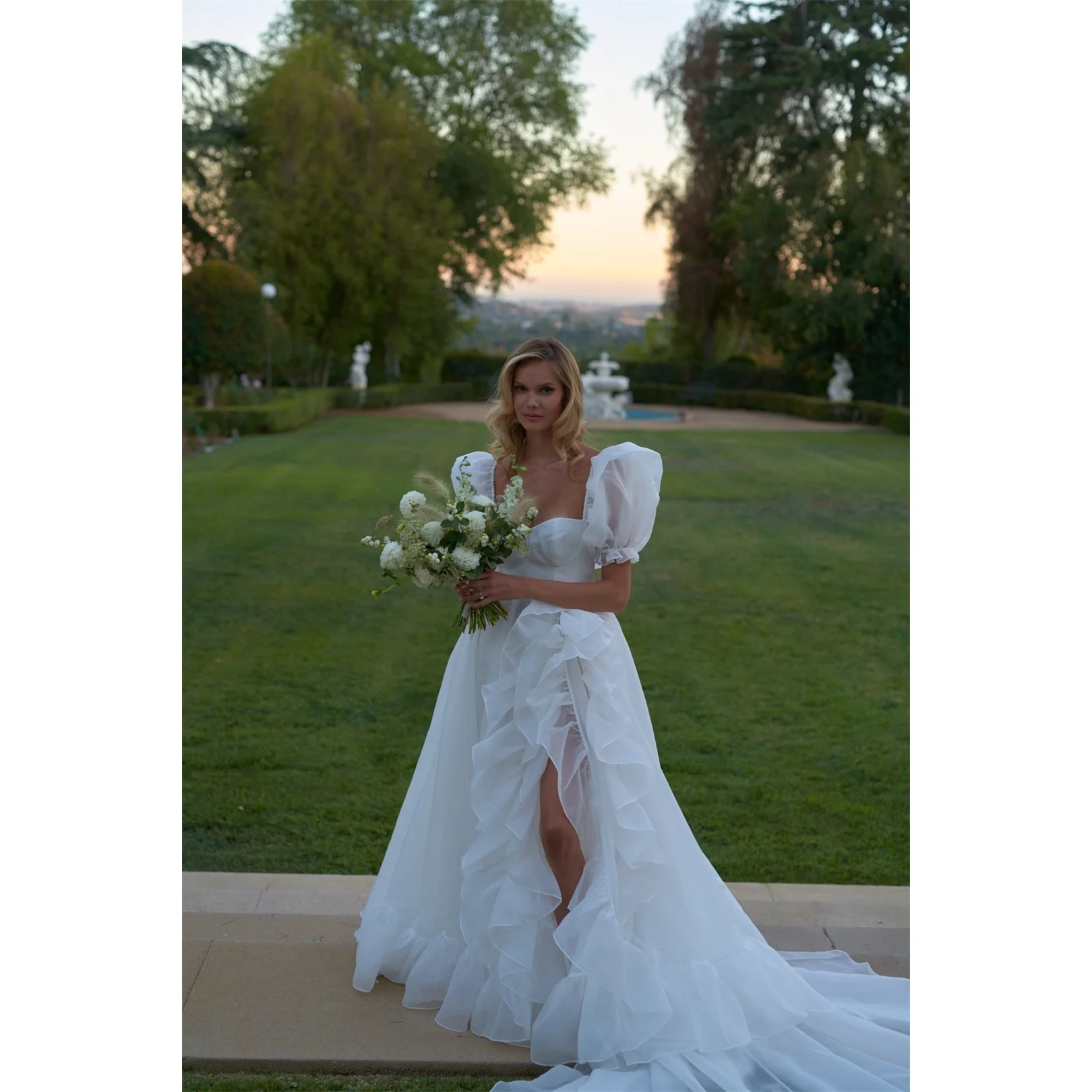 Aileen Chiffon Square Collar White A-Line Evening Dress 2026 Prom Dress Wedding Party Women Elegant Customized Robes de Soirée
Aileen Chiffon Square Collar White A-Line Evening Dress 2026 Prom Dress Wedding Party Women Elegant Customized Robes de Soirée