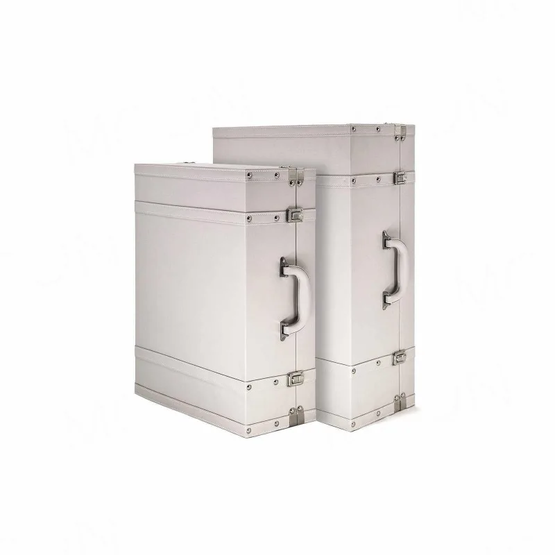 Storage organizing box, storage box, beige leather hardware, portable suitcase, suitcase, cloakroom cabinet ornament.
Storage organizing box, storage box, beige leather hardware, portable suitcase, suitcase, cloakroom cabinet ornament.