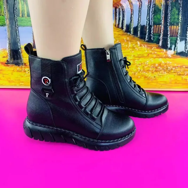 High Top Casual Warm Cotton Boots Winter New Soft Leather Waterproof Flat Bottom Anti Slip Women's Shoes Sneakers Women Luxury
High Top Casual Warm Cotton Boots Winter New Soft Leather Waterproof Flat Bottom Anti Slip Women's Shoes Sneakers Women Luxury