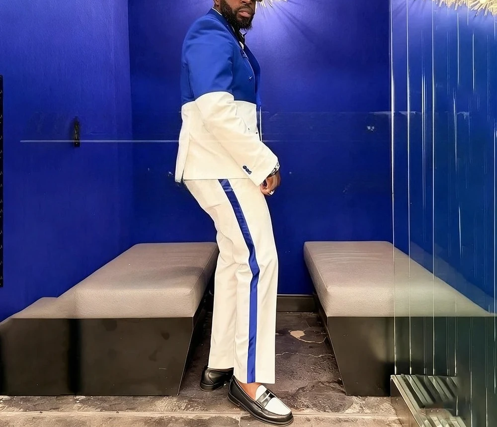 Designer Men's Suits Blue And White Double Breasted Peak Lapel Blazer Formal Party 2 Piece Jacket Pants Outfits Luxury Clothing
Designer Men's Suits Blue And White Double Breasted Peak Lapel Blazer Formal Party 2 Piece Jacket Pants Outfits Luxury Clothing