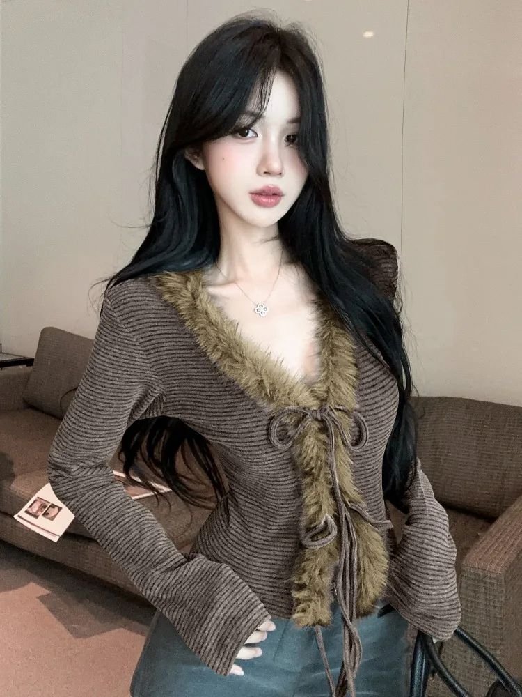 Cool Spicy American V-Neck Brushed Knot Long Sleeve Open Cardigan Women's Design Fur Collar Short Striped Top
Cool Spicy American V-Neck Brushed Knot Long Sleeve Open Cardigan Women's Design Fur Collar Short Striped Top
