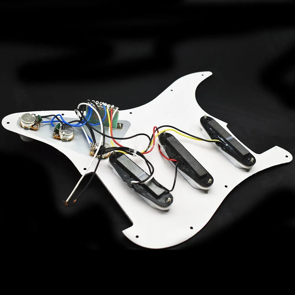 Панель звукоснимателей для электрогитары с одной катушкой, дизайн зонтика SSS, гитарный звукосниматель с 11 отверстиями для накладки для улучшенного качества звука
Панель звукоснимателей для электрогитары с одной катушкой, дизайн зонтика SSS, гитарный звукосниматель с 11 отверстиями для накладки для улучшенного качества звука