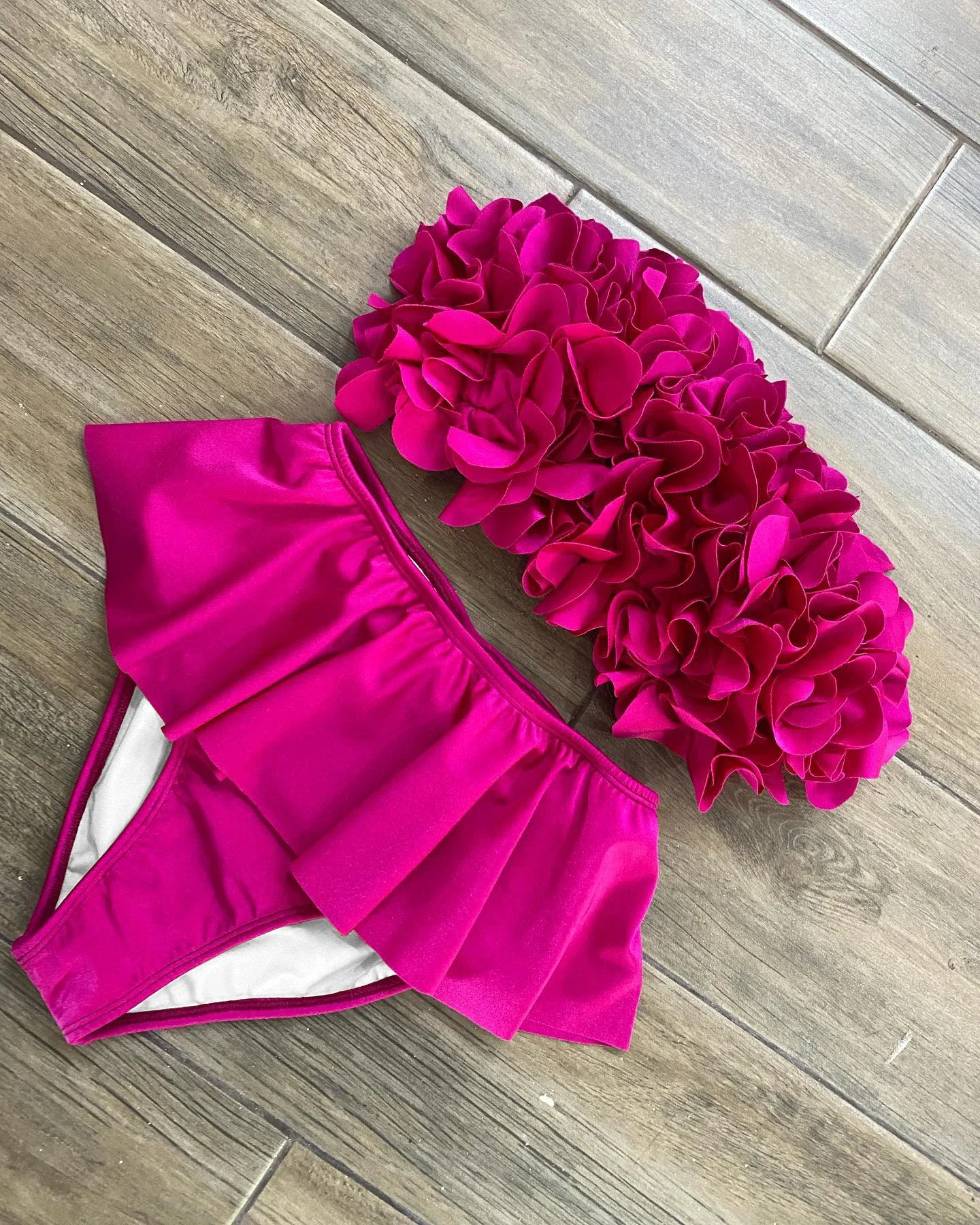 2025 Summer New Sexy Petal Push Up Backless Bikini Set Women Fashion Flower Ruffles Bikini Lady Solid Beachwear Bathing Suit
2025 Summer New Sexy Petal Push Up Backless Bikini Set Women Fashion Flower Ruffles Bikini Lady Solid Beachwear Bathing Suit