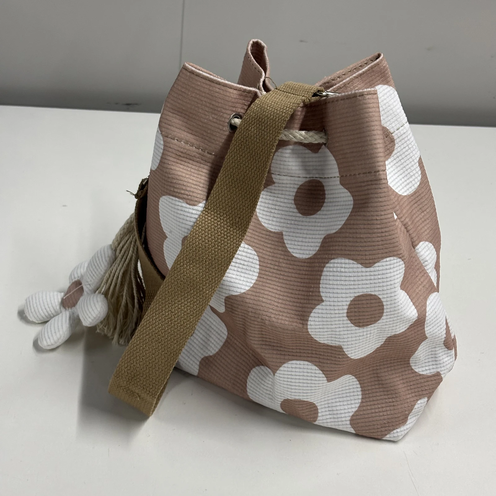 Women Textile Boho Beach Handbags Lightweight Crossbody Shoulder Bag Handmade Crochet Flower Tote Bags for Travel Work
Women Textile Boho Beach Handbags Lightweight Crossbody Shoulder Bag Handmade Crochet Flower Tote Bags for Travel Work