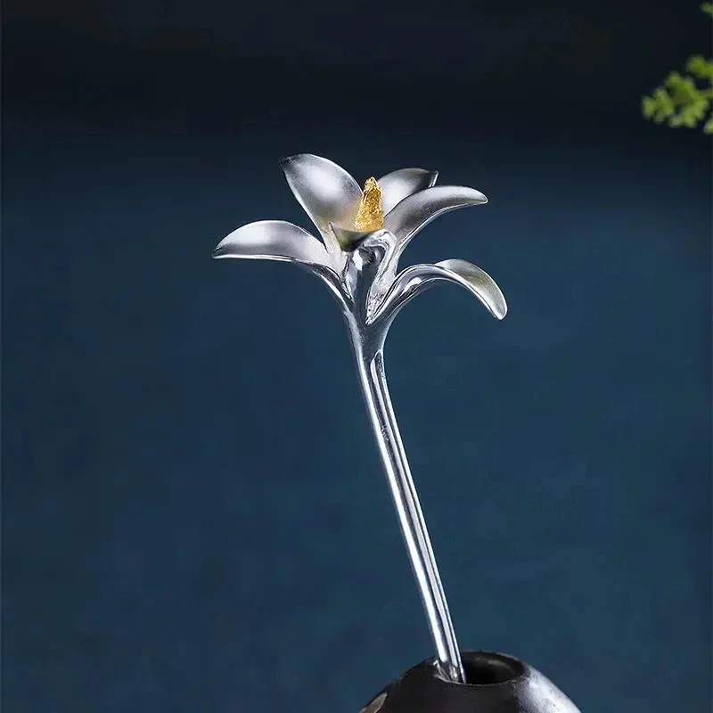 Three-dimensional Design Silver Inlaid Magnolia Flower Hairpin Luxury Charm Exquisite Ladies Jewelry Hanfu Accessories
Three-dimensional Design Silver Inlaid Magnolia Flower Hairpin Luxury Charm Exquisite Ladies Jewelry Hanfu Accessories