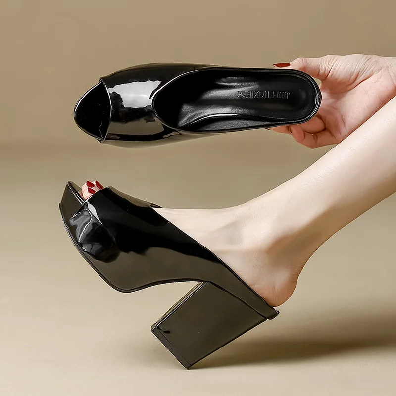 2026 New Retro Open-Toe Thick Heel Fashionable Slippers Women's Fish Mouth Shoes Outdoor Wear Thick Bottom Sandals
2026 New Retro Open-Toe Thick Heel Fashionable Slippers Women's Fish Mouth Shoes Outdoor Wear Thick Bottom Sandals