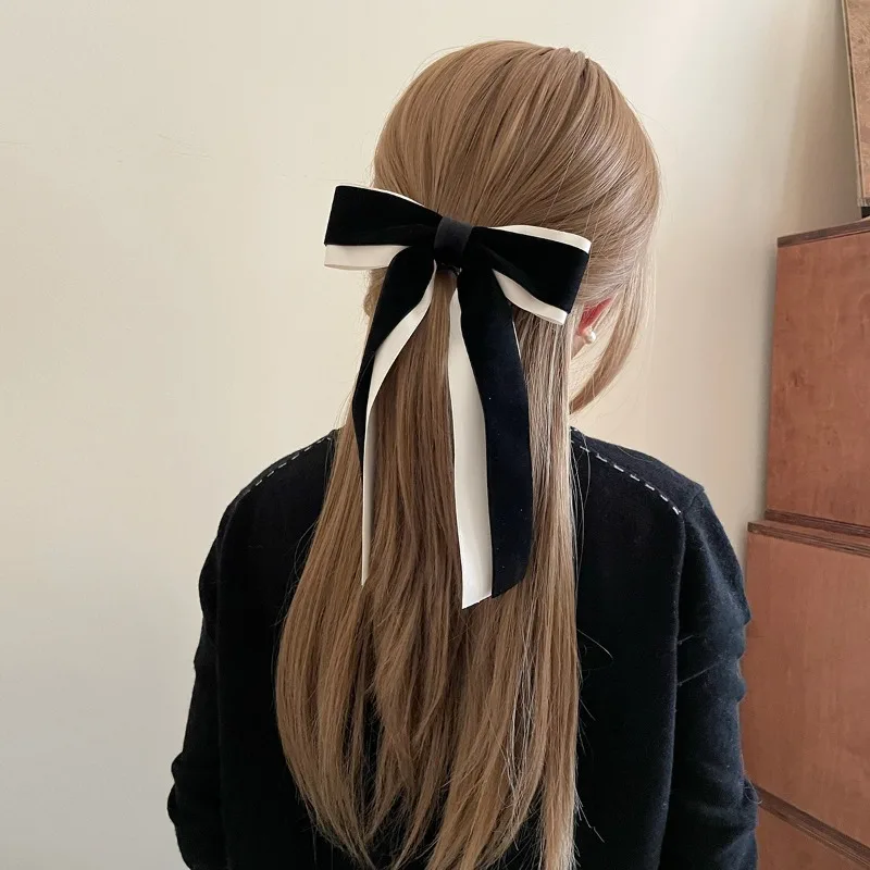 Velvet Classic Black White Bow Hair Clip Back Head Top Clip Elegant Sweet New Styling Versatile Daily Hair Accessories for Women
Velvet Classic Black White Bow Hair Clip Back Head Top Clip Elegant Sweet New Styling Versatile Daily Hair Accessories for Women