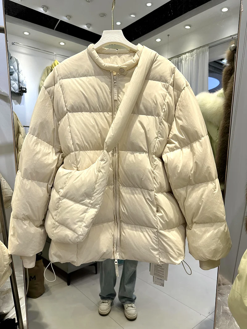 Women's round Ne down Jaet Mid-Length Thiened Korean Sle Faion Outerwear Winter Warm Zipper Sve Long Ladies
Women's round Ne down Jaet Mid-Length Thiened Korean Sle Faion Outerwear Winter Warm Zipper Sve Long Ladies