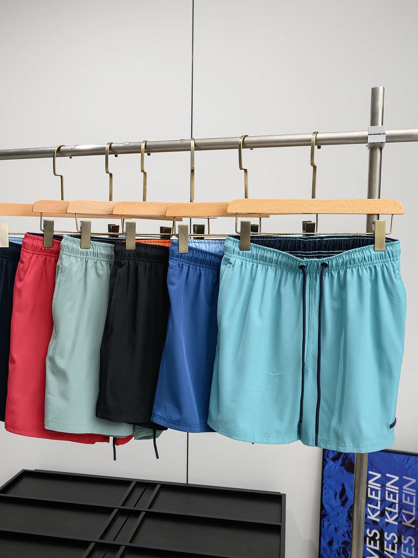 Outdoor Lightweight Breathable Waterproof Men's Fitness Sports Beach Shorts Comfortable Versatile Summer Pants Short Shorts
Outdoor Lightweight Breathable Waterproof Men's Fitness Sports Beach Shorts Comfortable Versatile Summer Pants Short Shorts