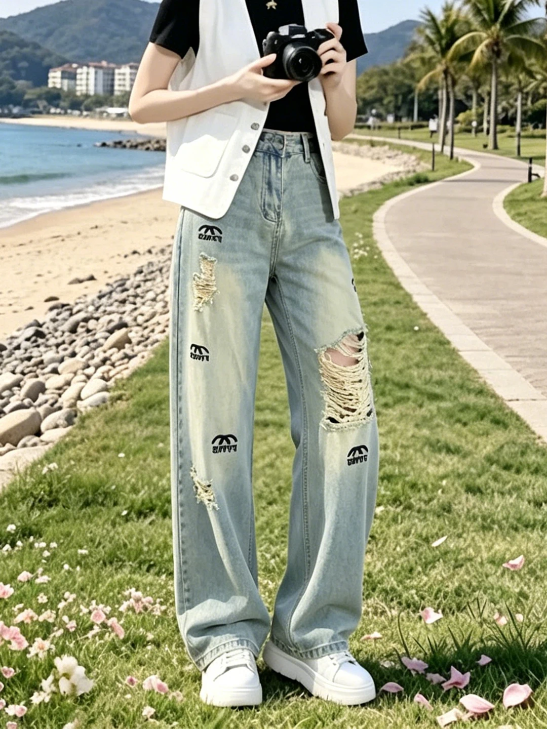 High Waist Wide Leg Pants Women's Summer New Design Loose Print Denim Jeans Hollow out Straight Cut Casual Trousers
High Waist Wide Leg Pants Women's Summer New Design Loose Print Denim Jeans Hollow out Straight Cut Casual Trousers