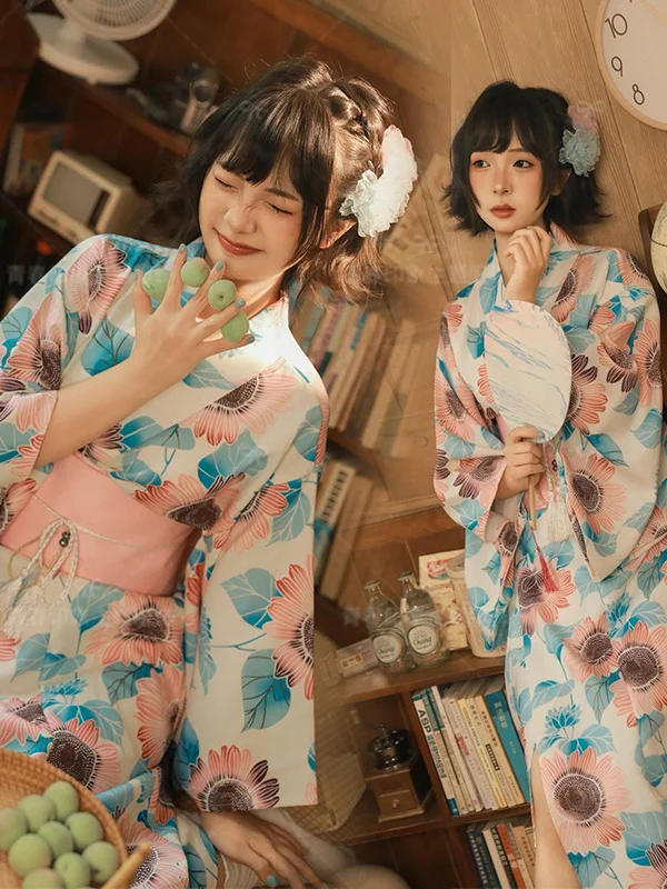 New Vintage Japanese Kimono Renovated Traditional Photography Costume Photography Studio Clothing Japanese Style Girl Yukata
New Vintage Japanese Kimono Renovated Traditional Photography Costume Photography Studio Clothing Japanese Style Girl Yukata