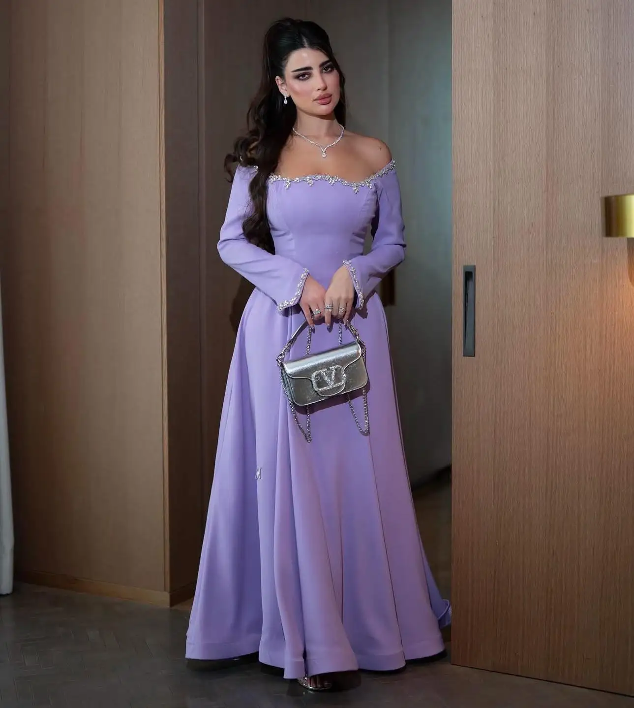 Customized Elegant Purple Prom Gown Women's Off-the-Shoulder Beaded Party Evening Dress Floor-Length Special Occasion Dresses
Customized Elegant Purple Prom Gown Women's Off-the-Shoulder Beaded Party Evening Dress Floor-Length Special Occasion Dresses