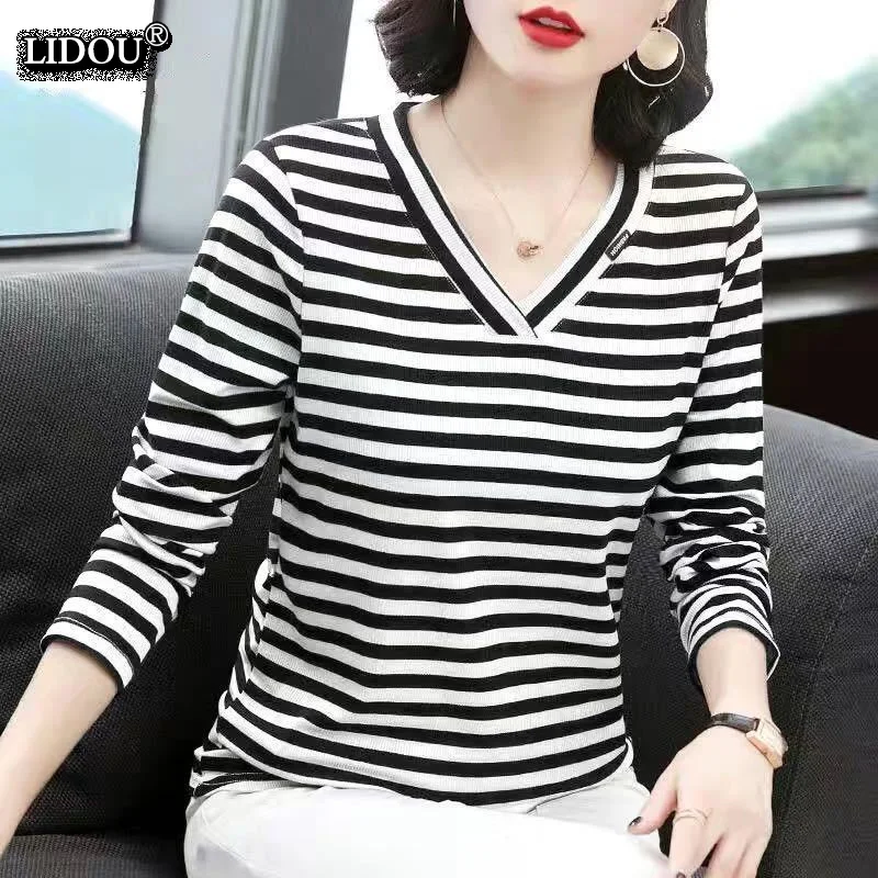 Spring Autumn V-neck Striped Skinny Long Sleeved T-shirts Fashion Casual Wild Popularity Comfortable Tops Women's Clothing 2022
Spring Autumn V-neck Striped Skinny Long Sleeved T-shirts Fashion Casual Wild Popularity Comfortable Tops Women's Clothing 2022