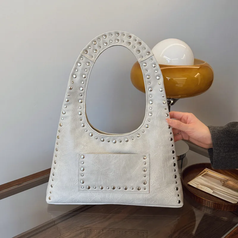 Vintage Rivet Women Shoulder Bags Punk Style Lady Handbags Luxury Pu Leather Underarm Bag Small Tote Female Purses
Vintage Rivet Women Shoulder Bags Punk Style Lady Handbags Luxury Pu Leather Underarm Bag Small Tote Female Purses