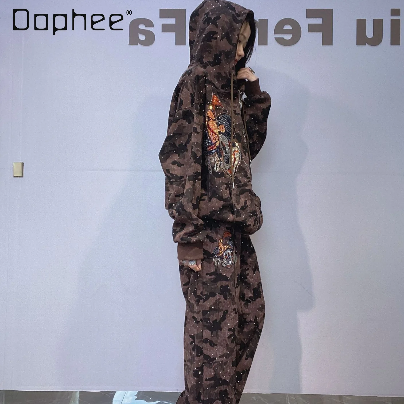 Hooded Cardigan Sweatshirt and Sweatpants Set for Women fall Winter Rhinestone Casual Pants Loose Sportswear Two-Piece Set
Hooded Cardigan Sweatshirt and Sweatpants Set for Women fall Winter Rhinestone Casual Pants Loose Sportswear Two-Piece Set