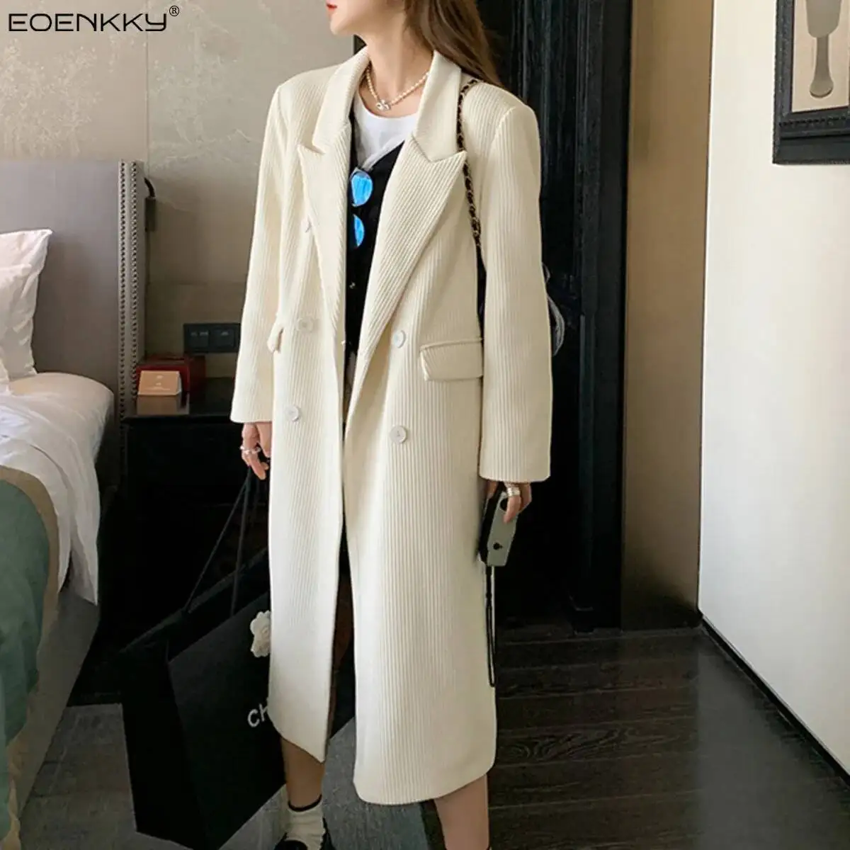 EOENKKY Striped Design Pure Color Double-breasted 2025 Spring New High-quality Mid-length Versatile Wind Fashion Jacket 
EOENKKY Striped Design Pure Color Double-breasted 2025 Spring New High-quality Mid-length Versatile Wind Fashion Jacket