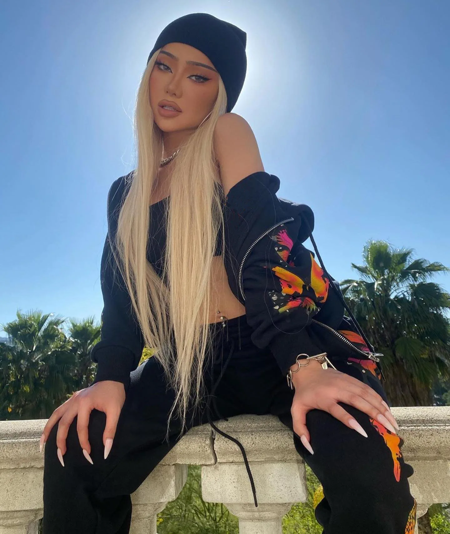 Casual Spor Pants Hooded Zipper Sweatirt Set Two-Piece Trendy Outfit Polyester Material Faionable Streetwear 
Casual Spor Pants Hooded Zipper Sweatirt Set Two-Piece Trendy Outfit Polyester Material Faionable Streetwear