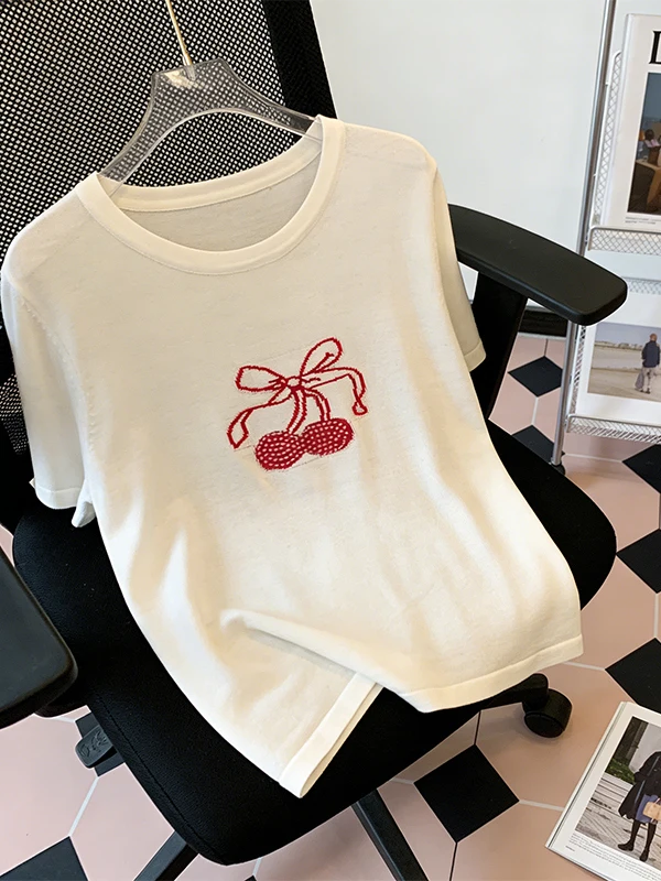 plus Size Summer New Women's Cute Embroidered Cherry Knitted Top Slimming T-Shirt for Plump Sister Korean Style Loose Fit Ice...
plus Size Summer New Women's Cute Embroidered Cherry Knitted Top Slimming T-Shirt for Plump Sister Korean Style Loose Fit Ice...