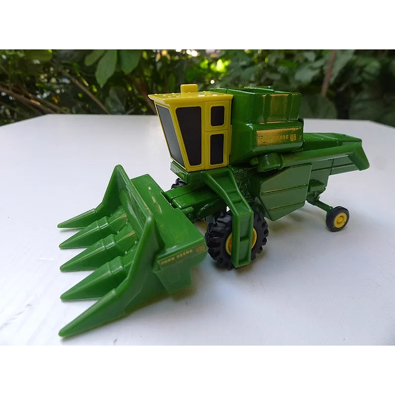 Diecast ERTL 1:64 Scale 95 Harvester Agricultural Alloy Car Model Collectible Toy Gift Souvenir Display Ornament
Diecast ERTL 1:64 Scale 95 Harvester Agricultural Alloy Car Model Collectible Toy Gift Souvenir Display Ornament