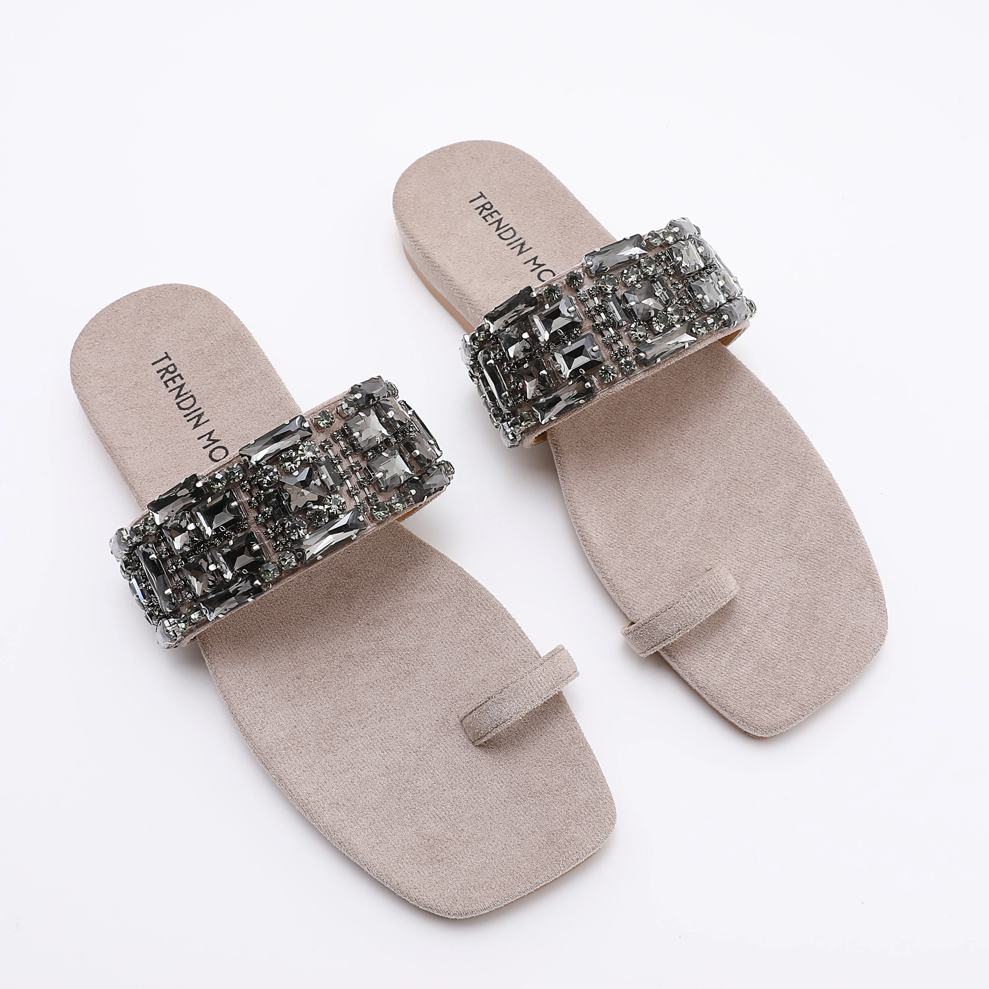 Outdoor Flat Flip-flops Velvet Upper Wear Wide-toed Summer Slippers with Wide One-strap
Outdoor Flat Flip-flops Velvet Upper Wear Wide-toed Summer Slippers with Wide One-strap