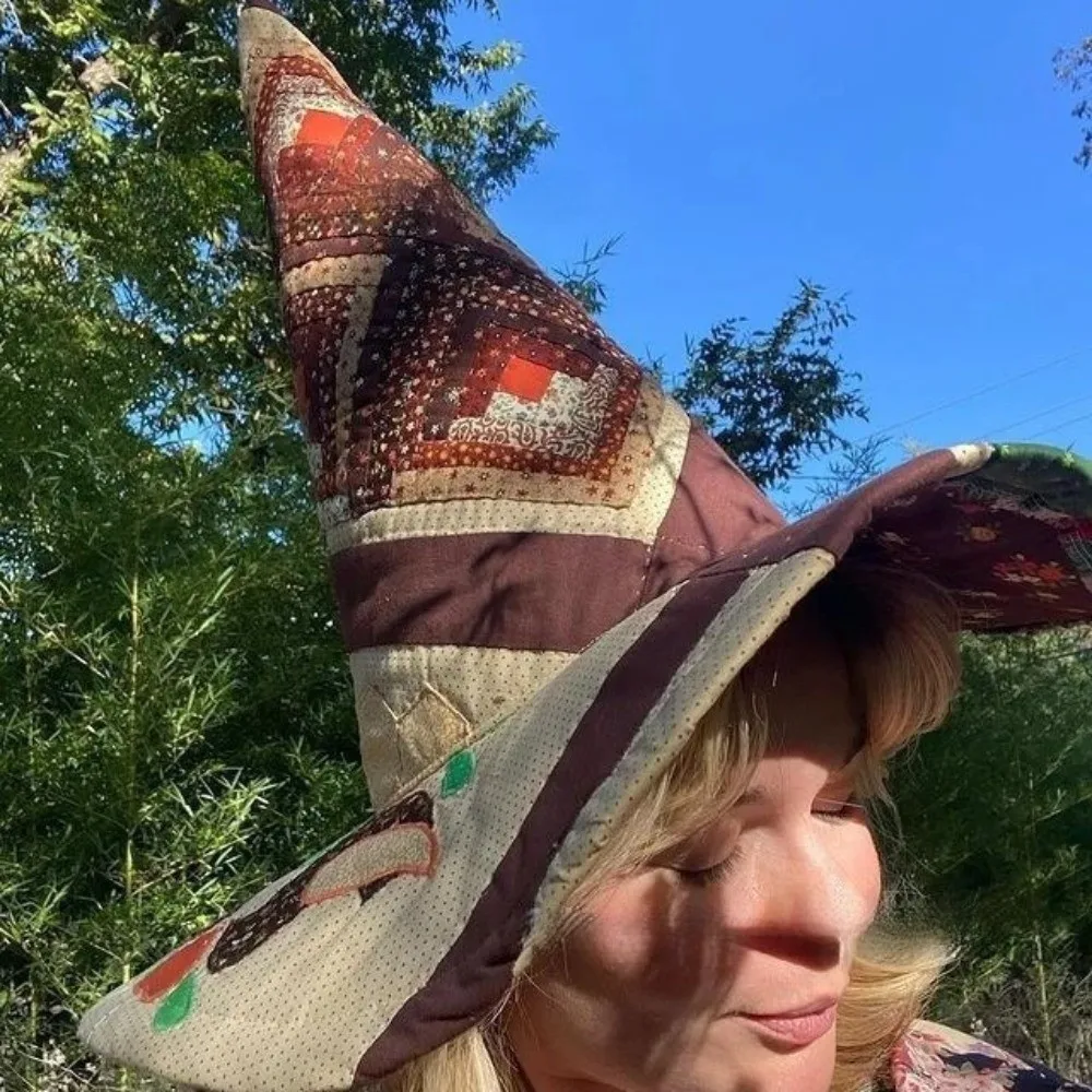 Non-woven Quilted Witch Hat Craft Fabric Halloween Party Hats DIY Decorations Handmade Folk Art Hat Halloween Costume Accessory
Non-woven Quilted Witch Hat Craft Fabric Halloween Party Hats DIY Decorations Handmade Folk Art Hat Halloween Costume Accessory