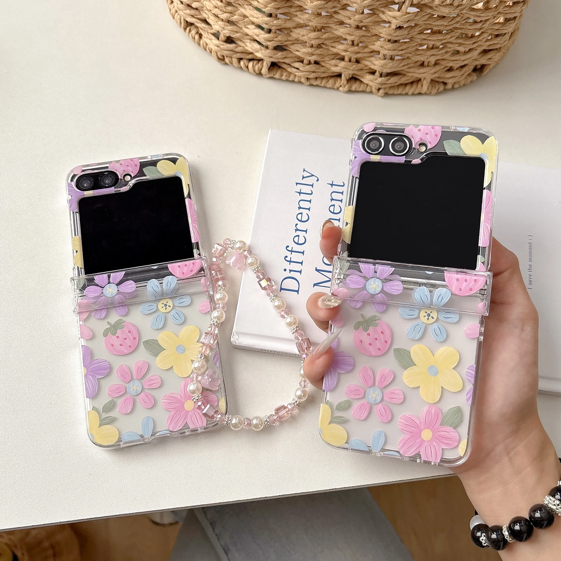 Back Cover For Samsung Galaxy Z Flip 7 6 5 4 3 Case Colorful Flower Strawberry with Bracelet Chain Hard Pc Shockproof Phone Case
Back Cover For Samsung Galaxy Z Flip 7 6 5 4 3 Case Colorful Flower Strawberry with Bracelet Chain Hard Pc Shockproof Phone Case