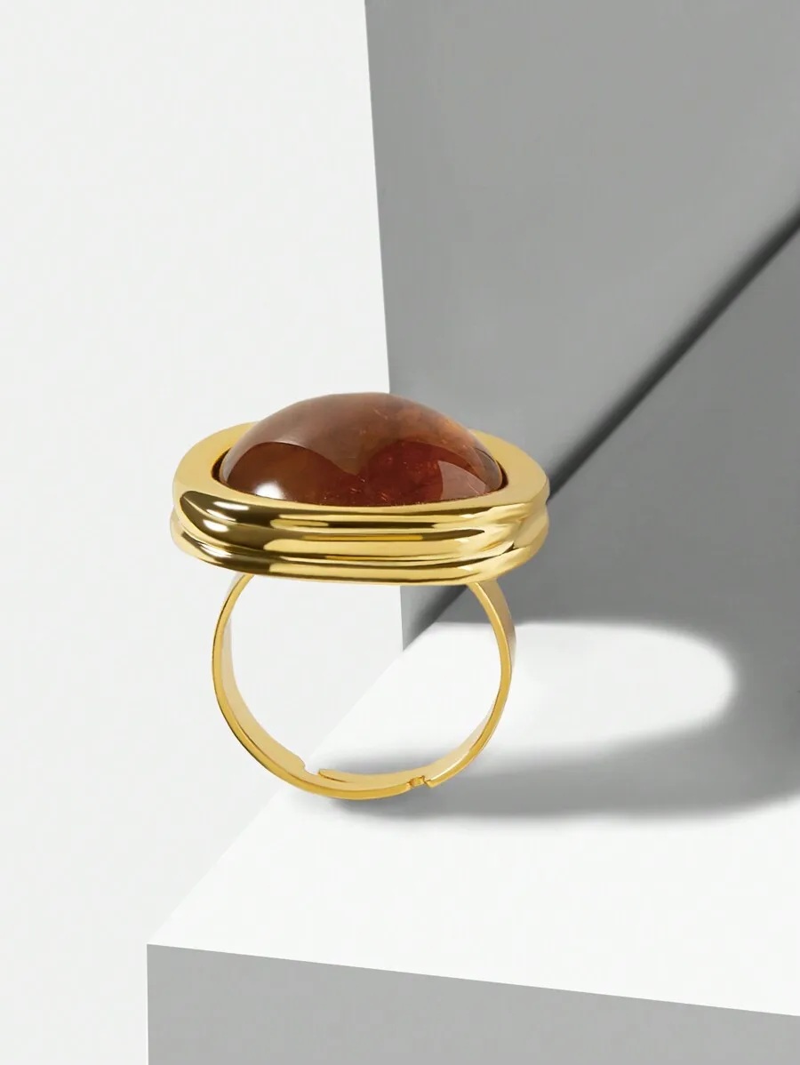 Fashion Brown Resin Cocktail Ring With Bezel Setting
Fashion Brown Resin Cocktail Ring With Bezel Setting