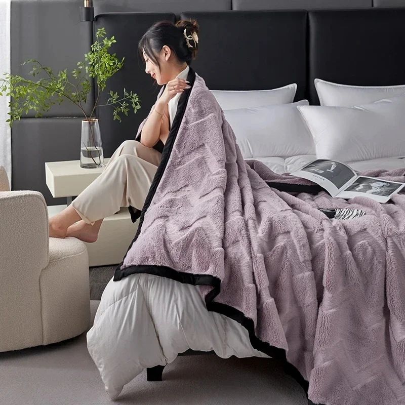 Advanced office single sleeping blanket, sofa blanket, French coral fleece bedding
Advanced office single sleeping blanket, sofa blanket, French coral fleece bedding