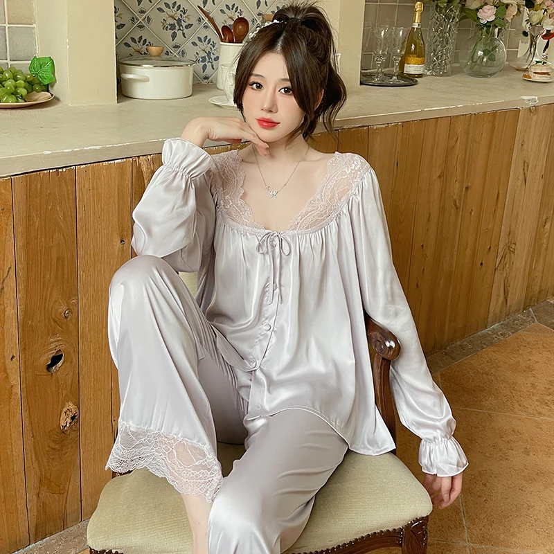 Retro Palace Style Ice Silk Thin Lace Square Neck Clothes Women's Spring/Summer Lace Long sleeved Pants Set
Retro Palace Style Ice Silk Thin Lace Square Neck Clothes Women's Spring/Summer Lace Long sleeved Pants Set