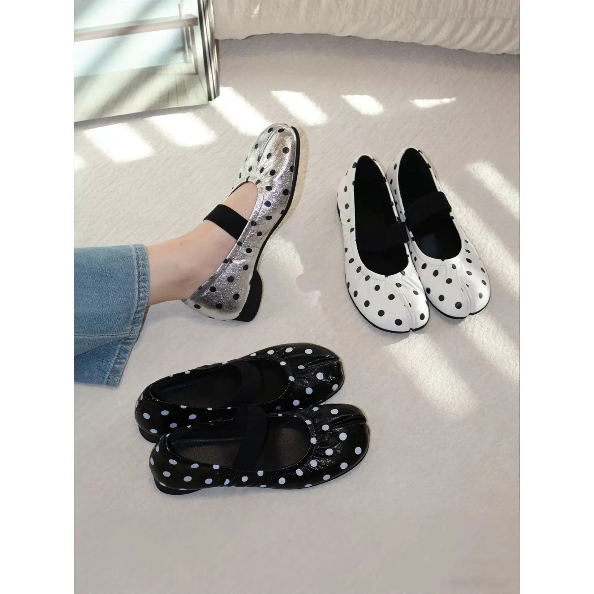 New 2026 Women's Ballet Flat Mary Jane Shoes Soft Polka Dot Design Semi-Up Open Toe Thick Heel Soft Leather Comfortable Footwear
New 2026 Women's Ballet Flat Mary Jane Shoes Soft Polka Dot Design Semi-Up Open Toe Thick Heel Soft Leather Comfortable Footwear