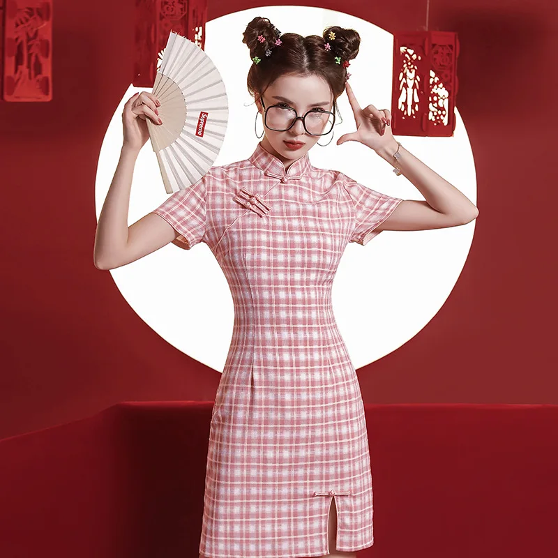 Summer Cotton Grid Women Qipao Short Sleeve Catwalk Novelty Party Dress Female Chinese Traditional Sexy Cheongsam
Summer Cotton Grid Women Qipao Short Sleeve Catwalk Novelty Party Dress Female Chinese Traditional Sexy Cheongsam