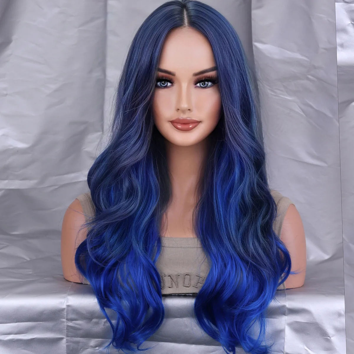 European and American new models, medium blue highlights and long curly hair, chemical fiber high temperature silk wig headgear
European and American new models, medium blue highlights and long curly hair, chemical fiber high temperature silk wig headgear