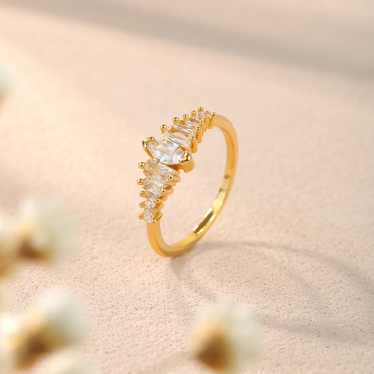 Kinitial простое кольцо с квадратным кристаллом для женщин, изящные кольца золотого цвета, корейские модные минималистичные ювелирные изделия, оптовая продажа
Kinitial простое кольцо с квадратным кристаллом для женщин, изящные кольца золотого цвета, корейские модные минималистичные ювелирные изделия, оптовая продажа