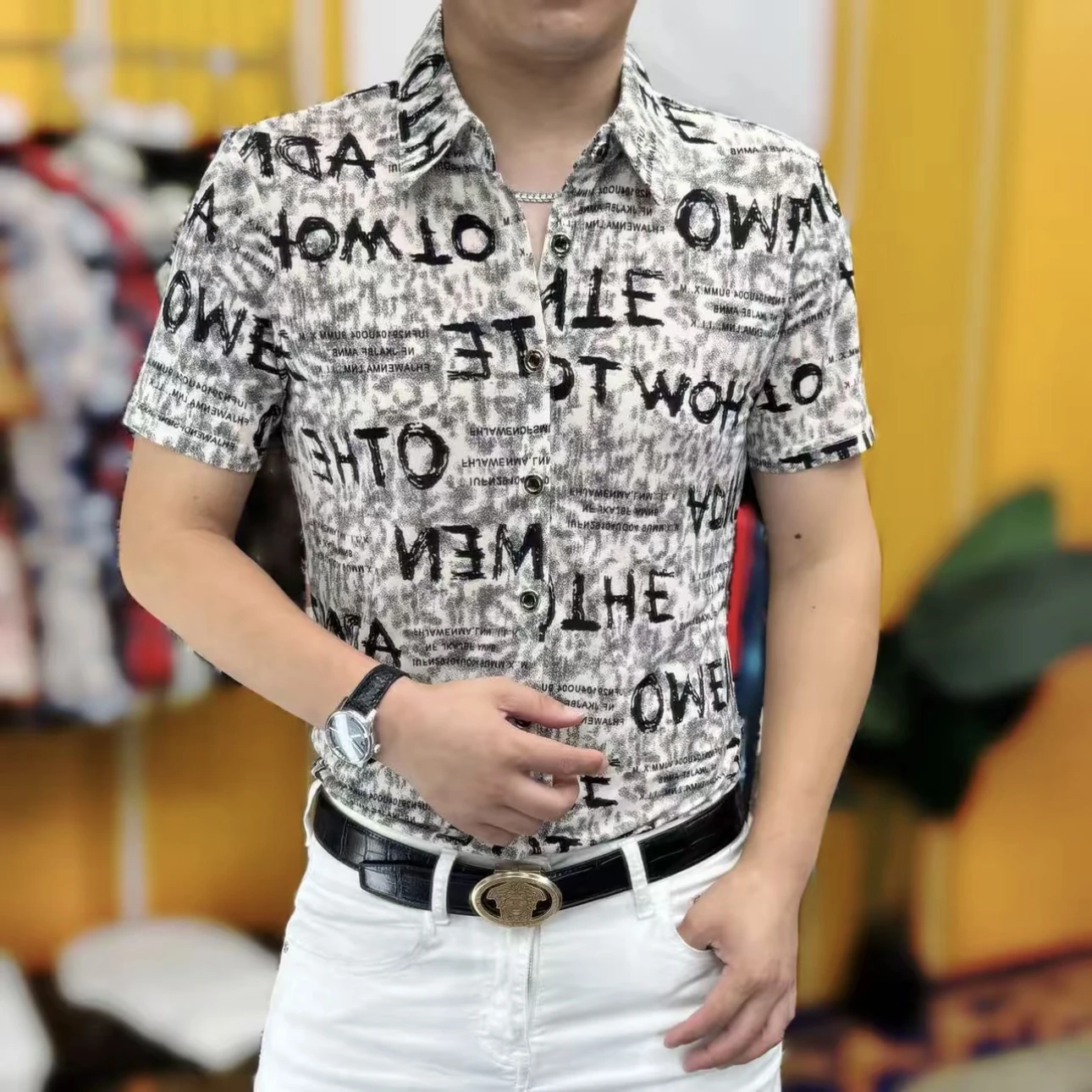 Faionable Slim Fit Ice Silk Printed ort Sve irt for Men Turn down Collar Breathable Lightweight Summer Top
Faionable Slim Fit Ice Silk Printed ort Sve irt for Men Turn down Collar Breathable Lightweight Summer Top