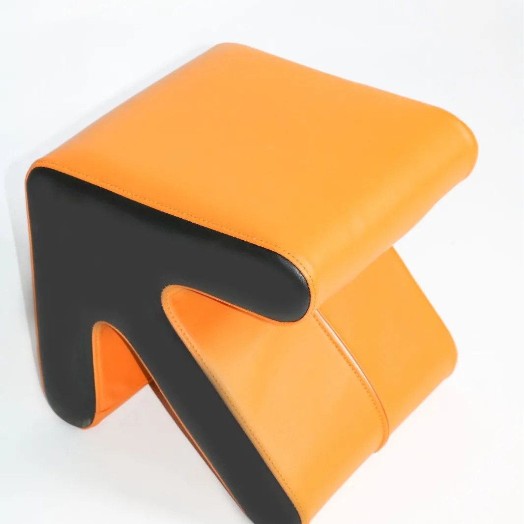 Nordic Personality Arrow Stool Living Room Sofa Creative Home Porch Mini Leather Coffee Table Shoe Stools Children's Bench
Nordic Personality Arrow Stool Living Room Sofa Creative Home Porch Mini Leather Coffee Table Shoe Stools Children's Bench