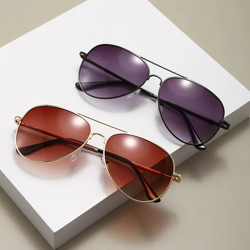 New Classic Men And Women Sunglasses Fashion Metal Pilot Driving Fishing Sun Glasses Man Vintage Sunglass UV400 Eyeglasses
New Classic Men And Women Sunglasses Fashion Metal Pilot Driving Fishing Sun Glasses Man Vintage Sunglass UV400 Eyeglasses