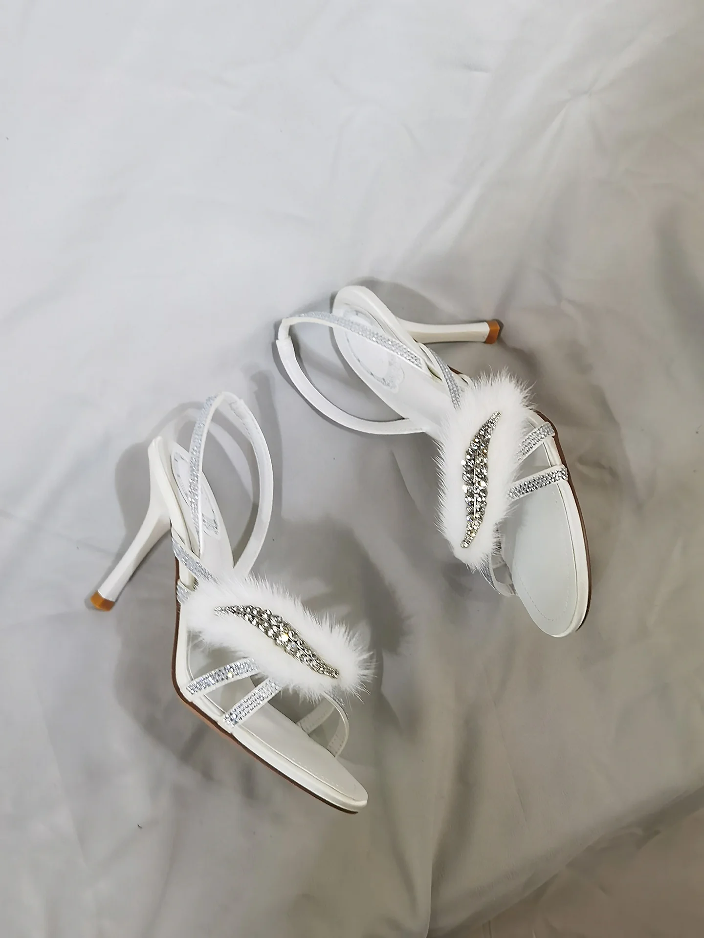 Women's White Leather Peep-Toe Stiletto Heel Slingback Sandals Faux Fur Rhinestone Detail Elegant Luxurious Wedding Ladies Shoes
Women's White Leather Peep-Toe Stiletto Heel Slingback Sandals Faux Fur Rhinestone Detail Elegant Luxurious Wedding Ladies Shoes