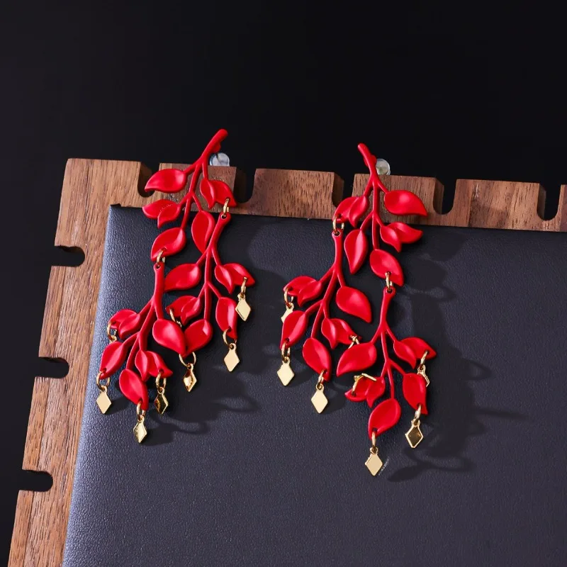 Medieval Vintage Leaf Earrings Personalized Fashion Versatile Simple Heavy Industry Fringed Enamel Painted Stud Earrings
Medieval Vintage Leaf Earrings Personalized Fashion Versatile Simple Heavy Industry Fringed Enamel Painted Stud Earrings