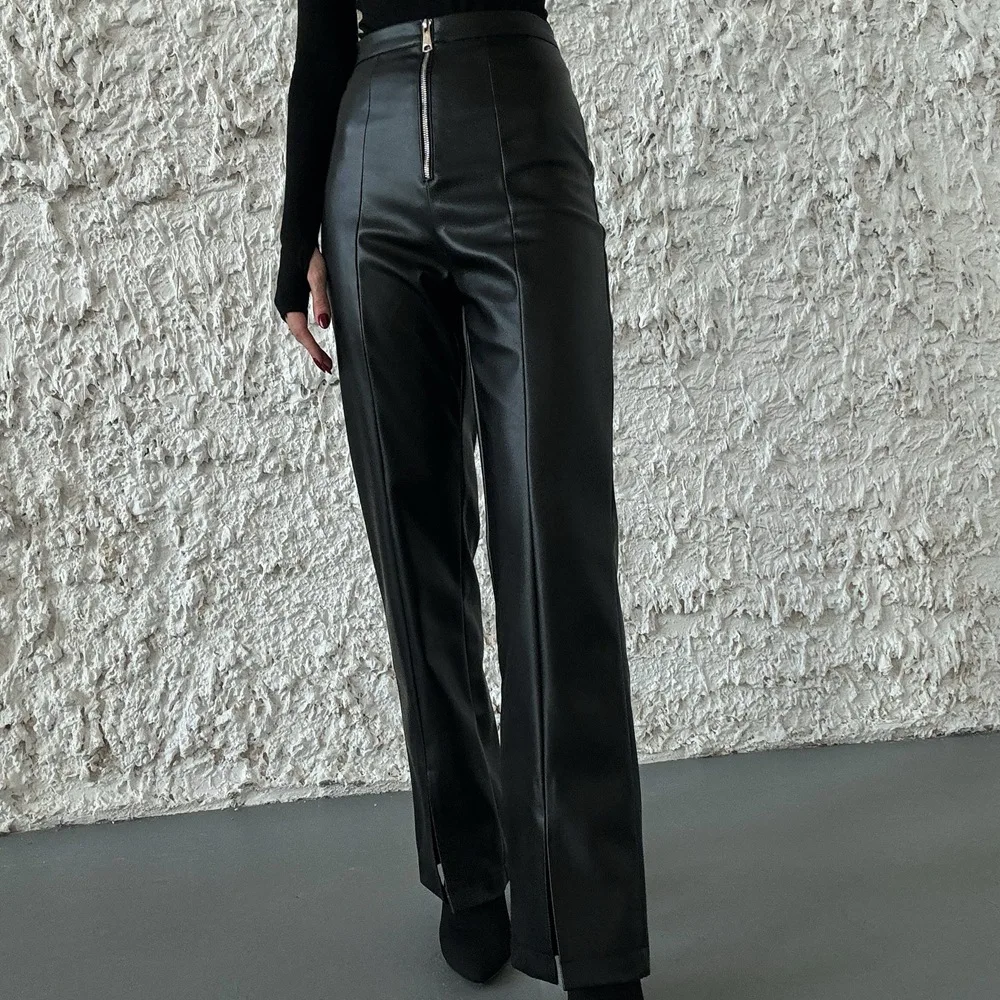 Leather Casual Pants High Waist Slimming Straight Leg PU Wide Leg Leather Trousers Solid Color Slit Pants for Autumn Winter
Leather Casual Pants High Waist Slimming Straight Leg PU Wide Leg Leather Trousers Solid Color Slit Pants for Autumn Winter