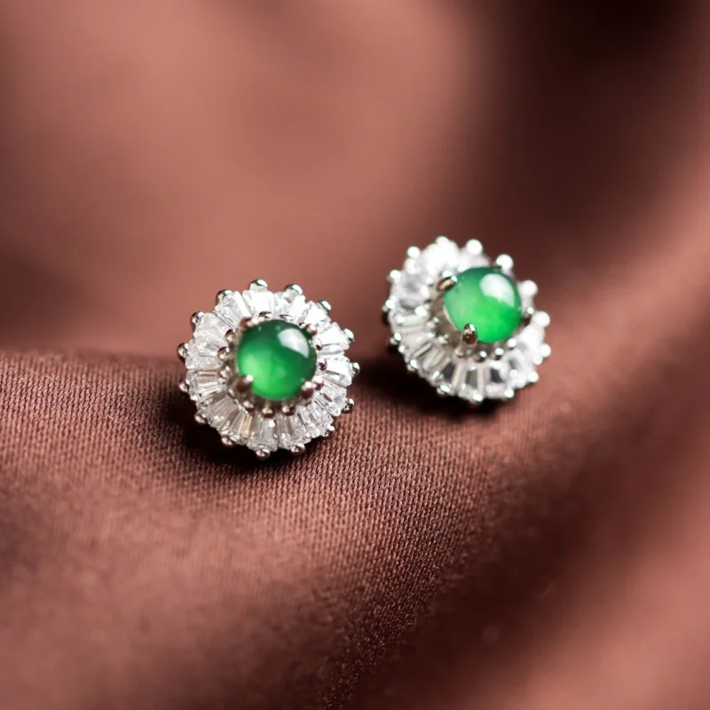 S925 Sterling Silver Natural Emerald Surface Ear Studs Micro-Inlaid Simple Temperamental All-Match Women'S Earrings
S925 Sterling Silver Natural Emerald Surface Ear Studs Micro-Inlaid Simple Temperamental All-Match Women'S Earrings
