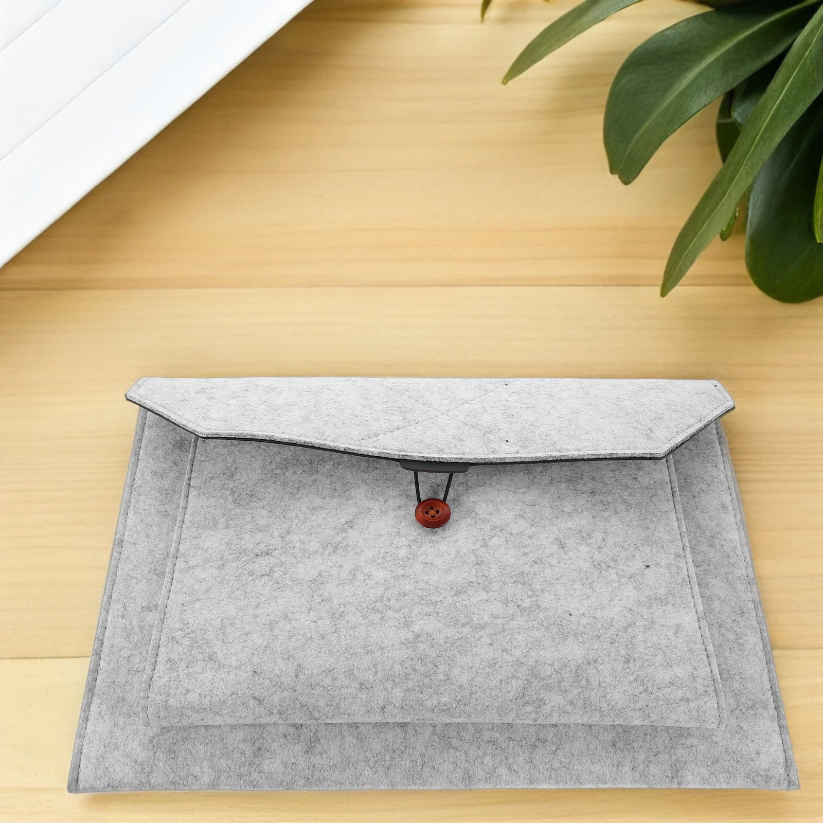 Laptop Bag Computer Sleeves Tablet Carry Case Protective Cover Felt Carrying Slim Design Lightweight Portable Storage Solution
Laptop Bag Computer Sleeves Tablet Carry Case Protective Cover Felt Carrying Slim Design Lightweight Portable Storage Solution