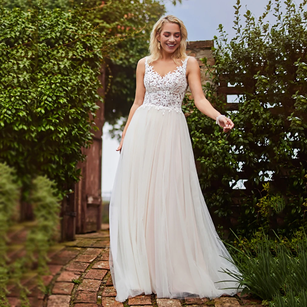 2026 V Neck Tulle Wedding Dresses Lace Appliques Sleeveless A-Line Bridal Gown Elegant Backless Long Bride Dresses Customized
2026 V Neck Tulle Wedding Dresses Lace Appliques Sleeveless A-Line Bridal Gown Elegant Backless Long Bride Dresses Customized