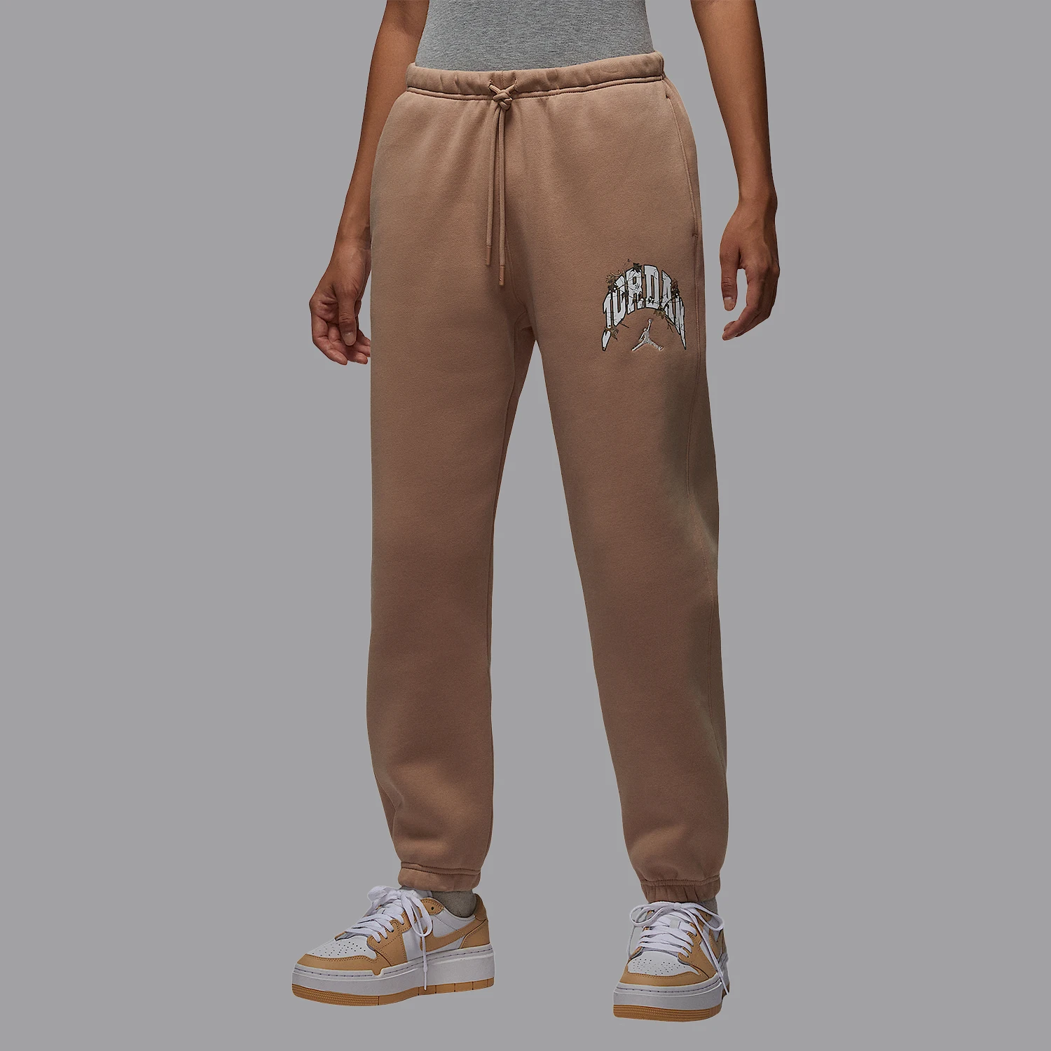 Оригинальные женские повседневные теплые трикотажные спортивные брюки Nike JORDAN IM5400-200
Оригинальные женские повседневные теплые трикотажные спортивные брюки Nike JORDAN IM5400-200